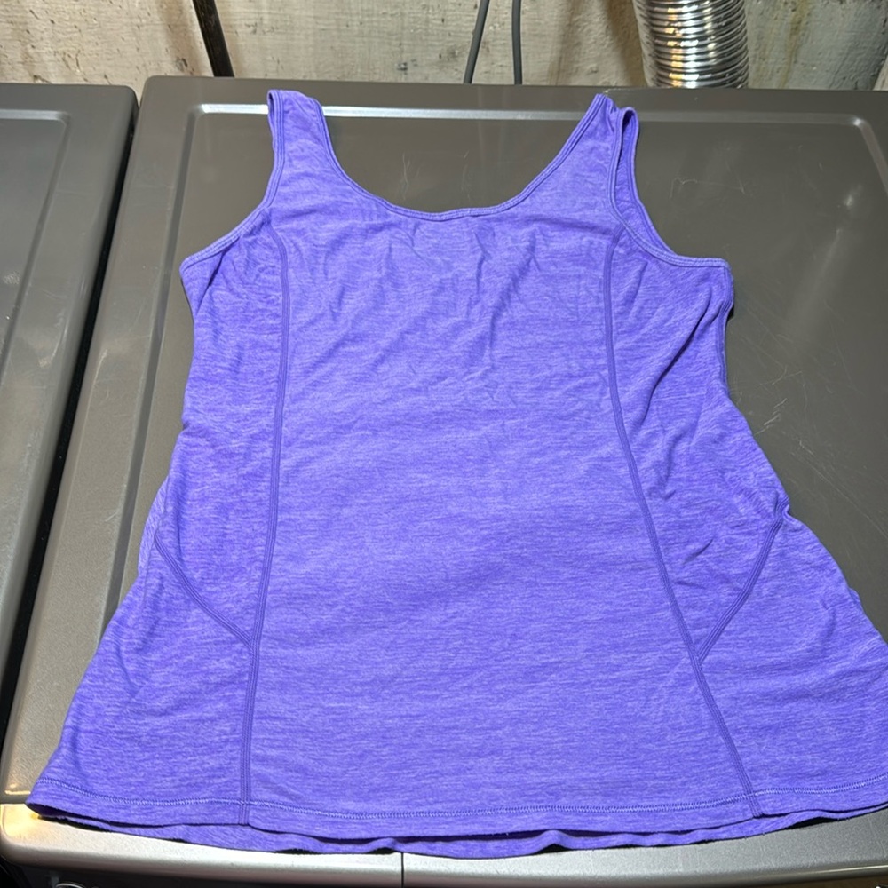 Lululemon Workout top with back ruffles